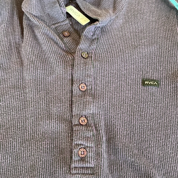 RVCA ladies ribbed, long, sleeved T with hood and three-quarter button up. - Picture 9 of 9